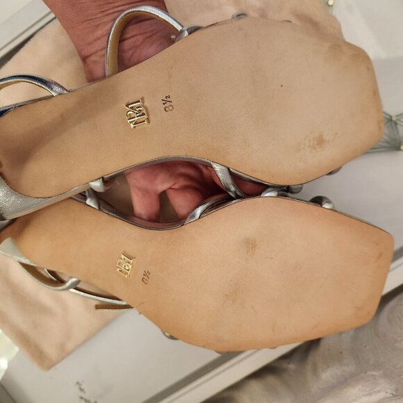 Badgley Mischka Silver Leather " Loyalty Knot" Sandals. NIB. Size Various - Picture 15 of 15